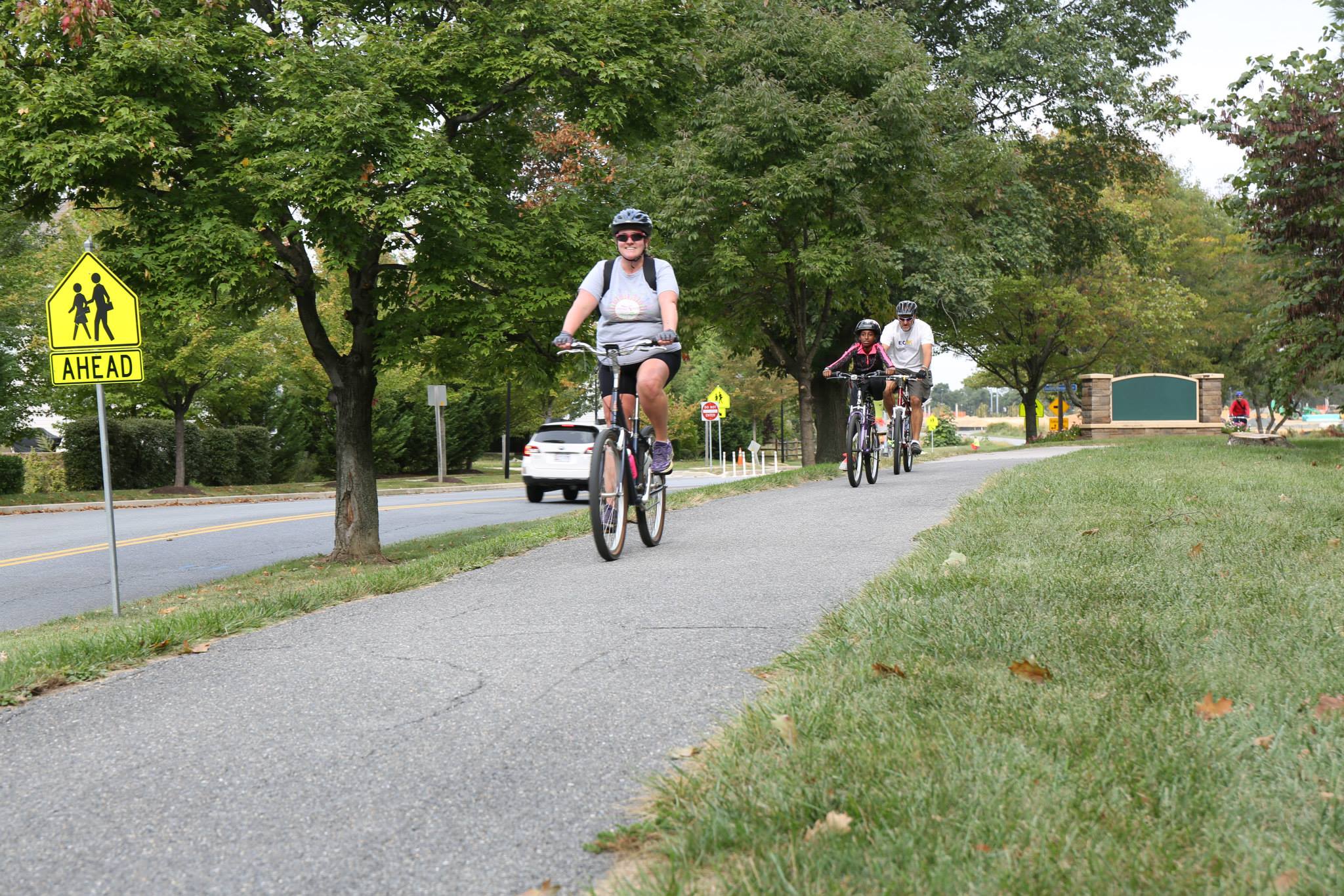 picture people biking