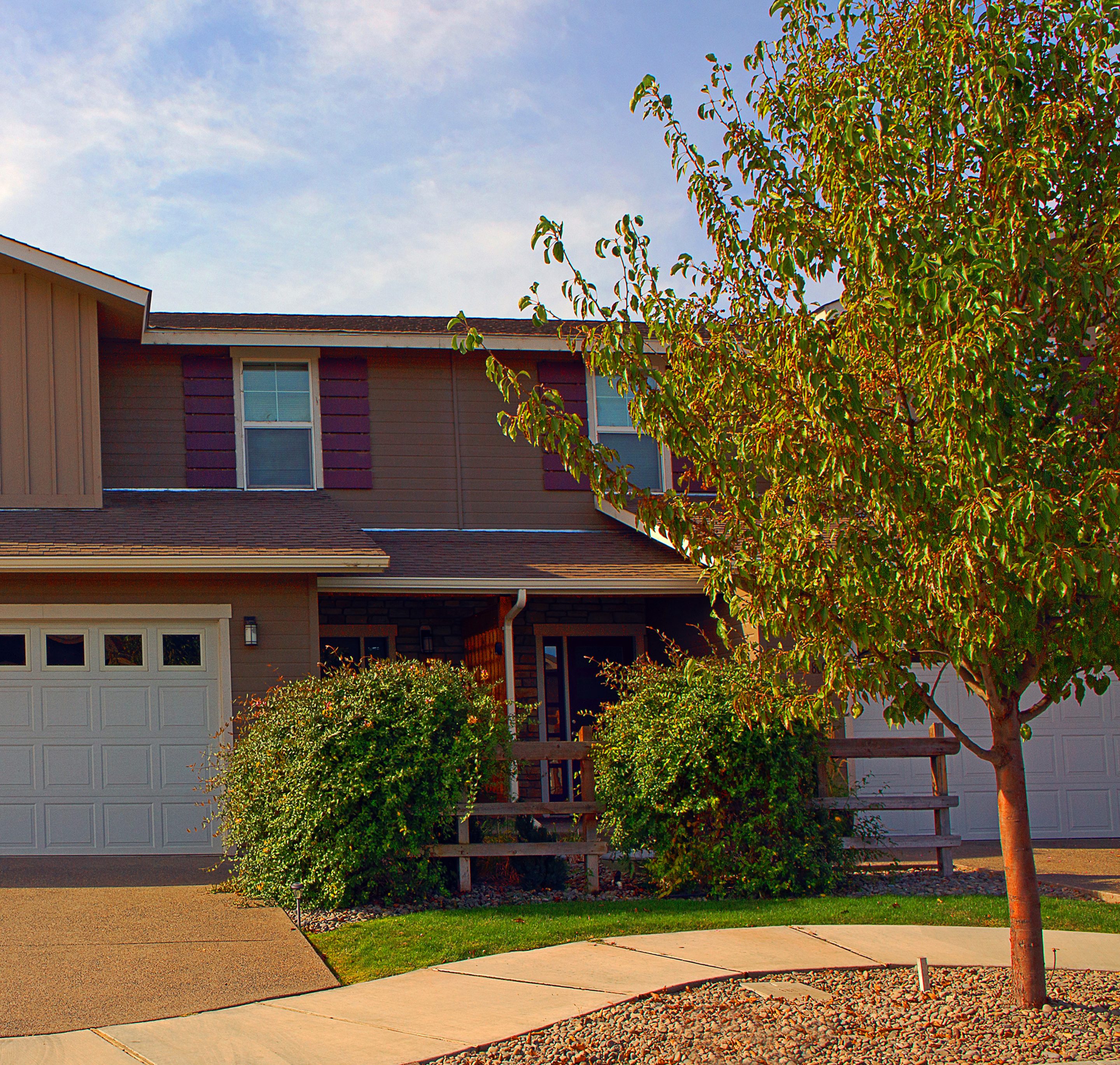 Zillah,USA,House and driveway in suburban neighborhood